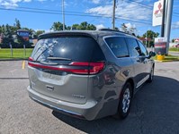 2022 Chrysler Pacifica Limited FWD