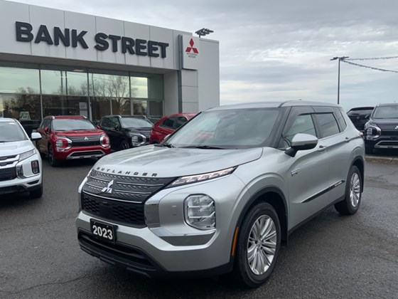 2023 Mitsubishi Outlander Plug-In Hybrid ES