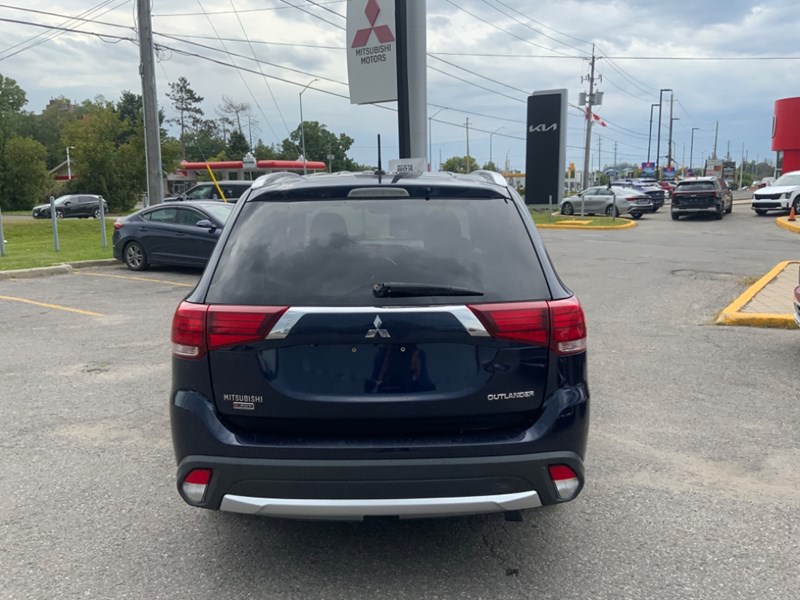 2016 Mitsubishi Outlander AWC 4dr GT