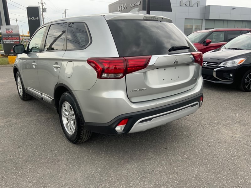 2020 Mitsubishi Outlander ES S-AWC