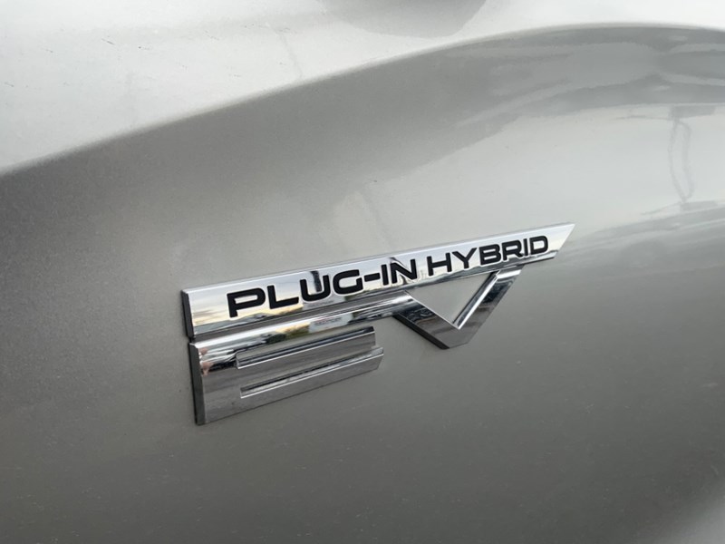 2023 Mitsubishi Outlander Plug-In Hybrid ES S-AWC